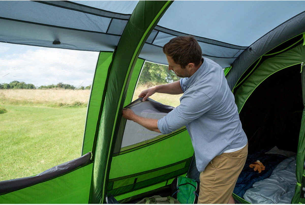 Coleman Weathermaster 6XL BlackOut Air Tent 8 Coleman Weathermaster 6XL BlackOut Air Tent - Image 6