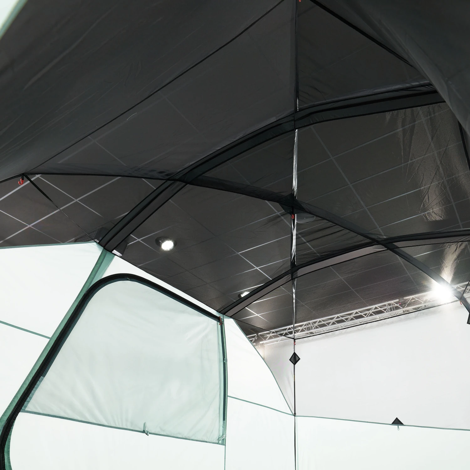 Quechua 6 Man Tent With Poles 18 Quechua 6 Man Tent With Poles - Image 16